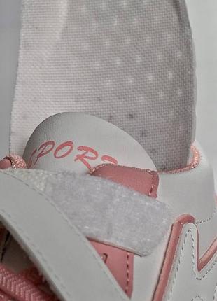 Кросівки дитячі. 4