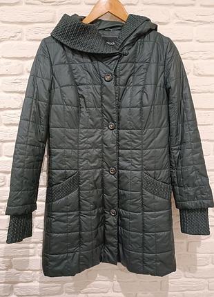 Весняна жіноча куртка.