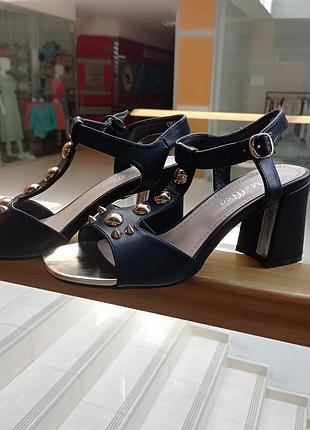 Симпатичные удобные босоножки 36 37