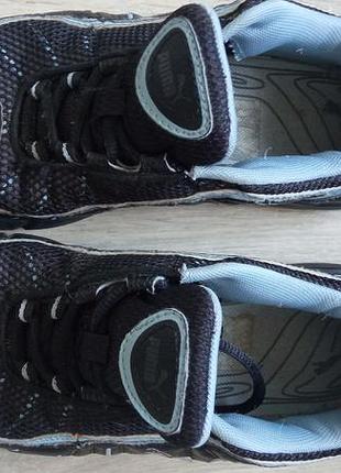 Фірмові кросівки