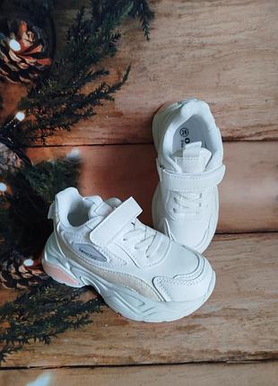 Дитячі кросівки