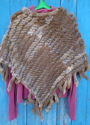 Теплое пончо с мехом кролика.