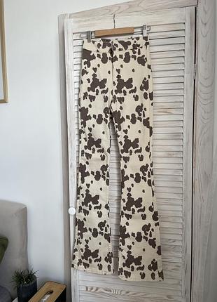 Zara штаны джинсы, стильные в стиле бохо, этно, принт коровка, пони