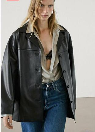 Блейзер классический экокожа от bershka