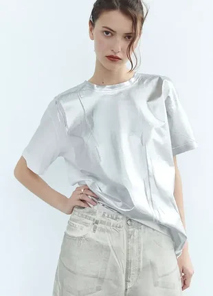 Крутая футболка zara серебряная фольга с напылением оверсайз металлизированная