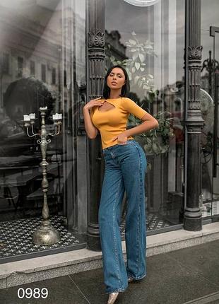 Жіноча футболка