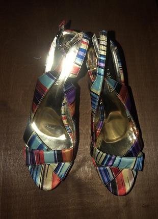 Босоножки женские танкетка р 40-41 vallenssia fashion. новые.