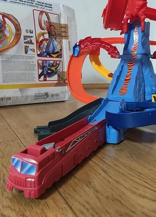 Великий трек hot wheels volcano escape вулкан 3