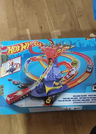 Великий трек hot wheels volcano escape вулкан 5