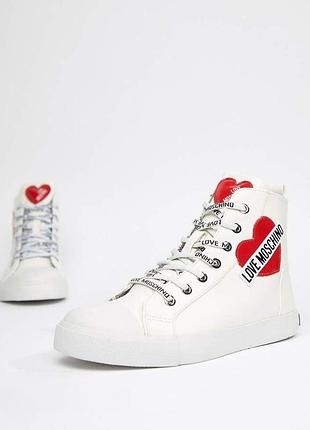 Белые кеды love moschino