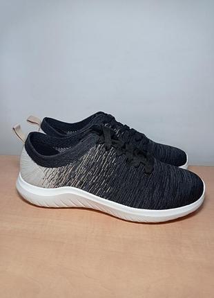 Женские повседневные кроссовки на шнуровке clarks cloudsteppers'nova glint'.