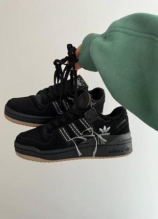 Кроссовки adidas forum black / white threads”