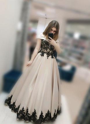 Вечірня сукня