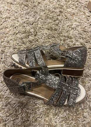 Серебрянные босоножки river island 36-37 размер