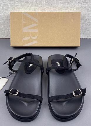 Кожаные босоножки