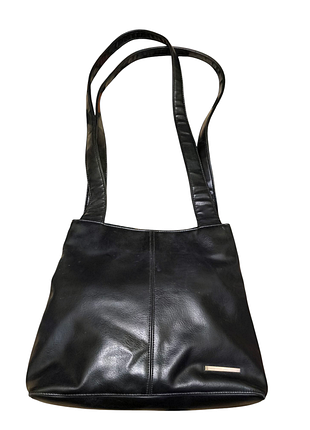 Стильна чорна жіноча містка повсякденна сумка essentials з еко-шкіри