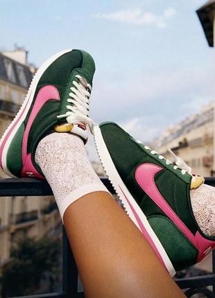 Женские кроссовки womens orange and white air force ones