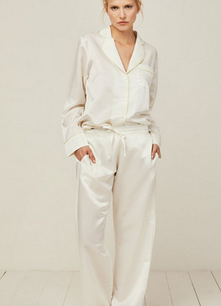 Шовкова піжама з вишивкою