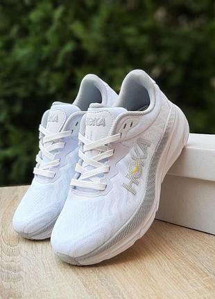 Жіночі якісні та стильні кросівки hoka one one challenger atr 7 білі з сірим