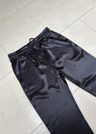 Атласные джоггеры boohoo