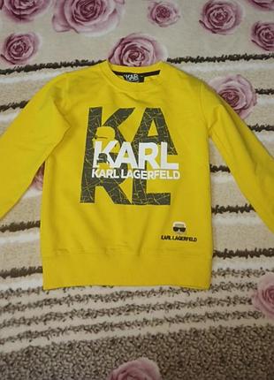 Продам свитшот на 7 рочков