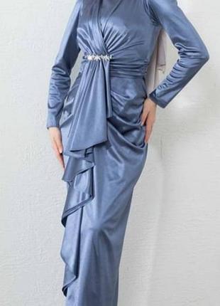 Красивое платье, стрейч -трикотаж! практически идеальное, цвет просто невероятный! 46-48