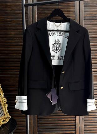 Жакет чорного кольору преміум якості гравировки, бірки