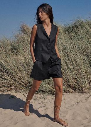 Льняний костюм з жилеткою і шортами zara