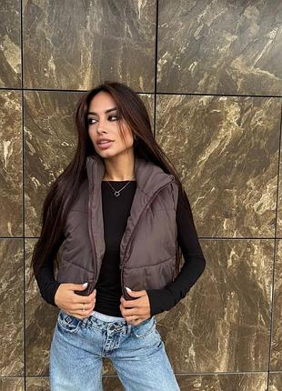 Женская укороченная жилетка