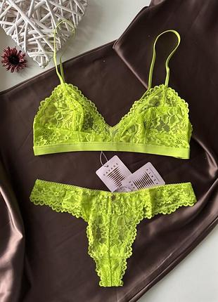 Кружевной комплект белья savage x fenty салатовый бралет s и трусики s
