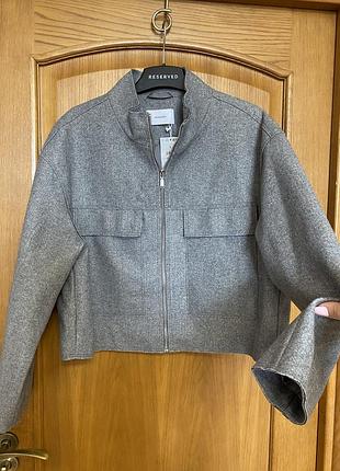 Новое тонкое укорочённое пальто - бомбер на молнии 50 р