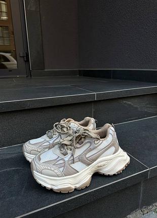Кроссовки
