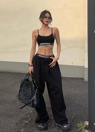 Женские широкие спортивные штаны оверсайз на весну