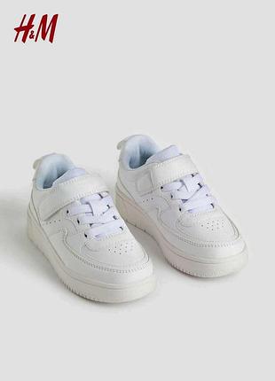 Детские кроссовки h&m. размер eur 30.