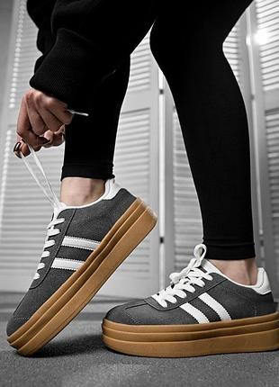 Жіночі кросівки adidas grey/white