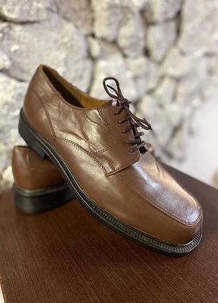 Чоловічі шкіряні туфлі