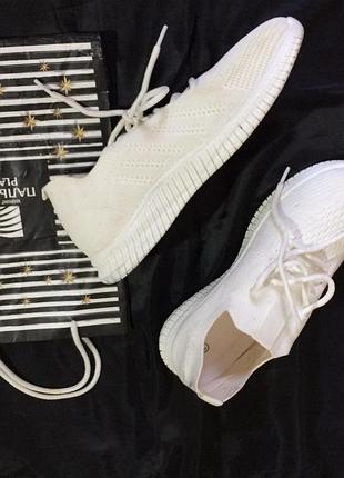 Женские белые летние текстильные кроссовки