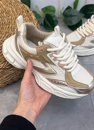 Трендовые женские кроссовки martin beige