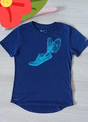 Женская футболка  nike