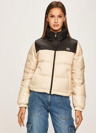 Пуховик женский levis