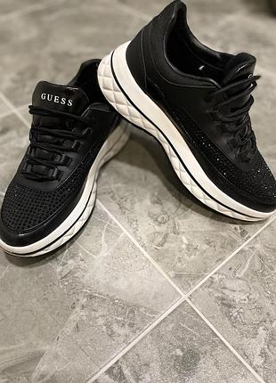 Кросівки guess