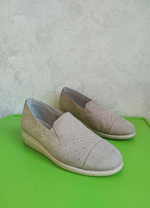 Шкіряні закриті туфлі на широку ногу 39 розмір