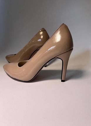 Кожаные лаковые туфли на каблуке,35-41