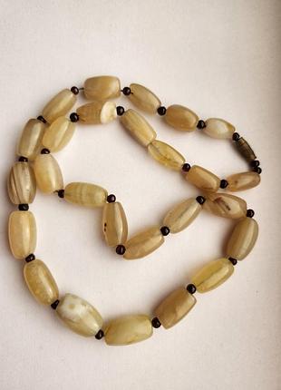 Бусы из натурального камня
