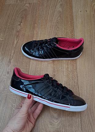 Черные женские лаковые кроссовки кеды adidas