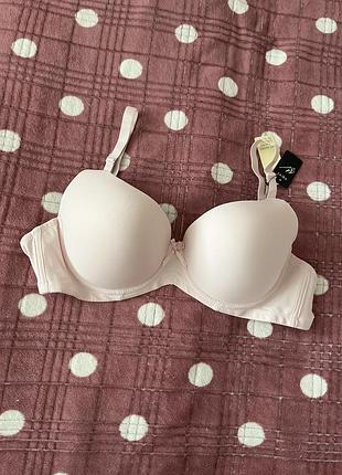 Бюстгальтери на тонкому поролоні
