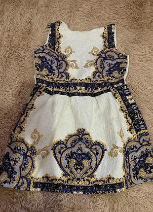 Белое платье