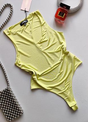 Новый боди с вырезом капелька missguided