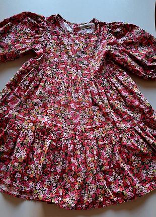 Яркое платье для девочки
