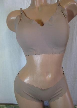 Комплект нижнего белья бесшовный: бюстгальтер и трусики размер xl мокко